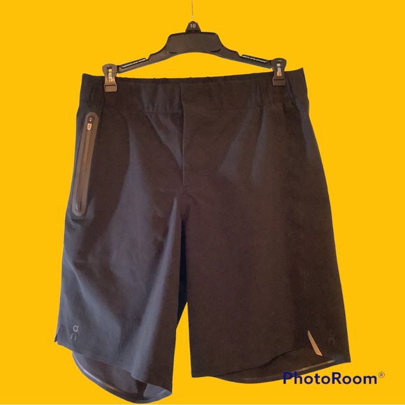 On Running Waterproof and windproof yet breathable running shorts. black, medium - Picture 5 of 10